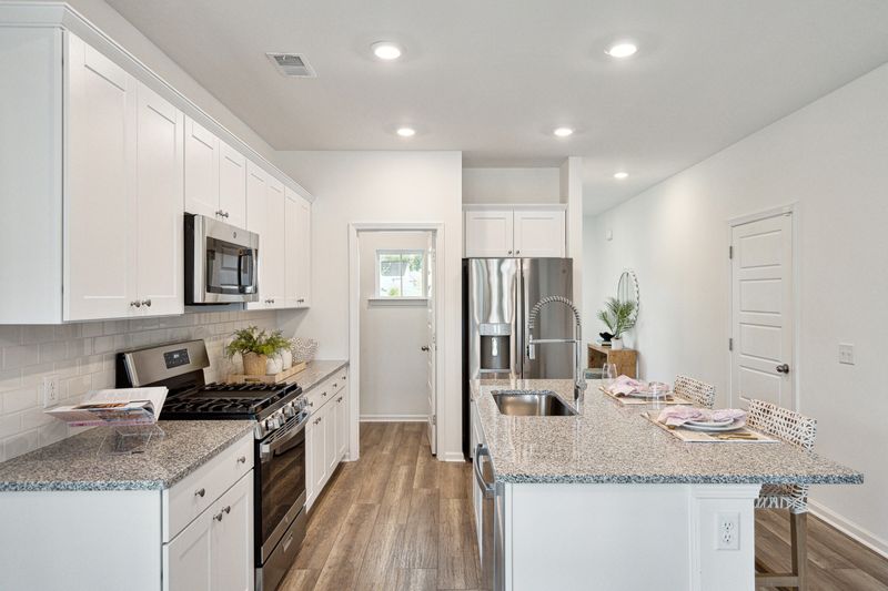 1042 Tea Time Dr, Summerville, SC 29485