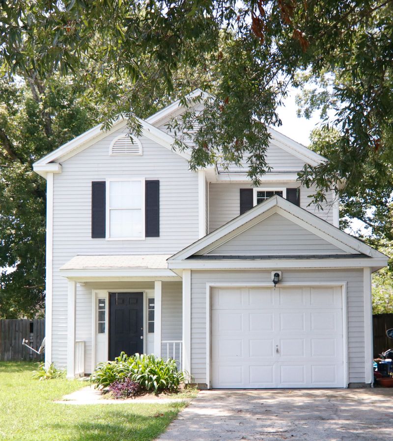 5133 Southside Dr, North Charleston, SC 29418