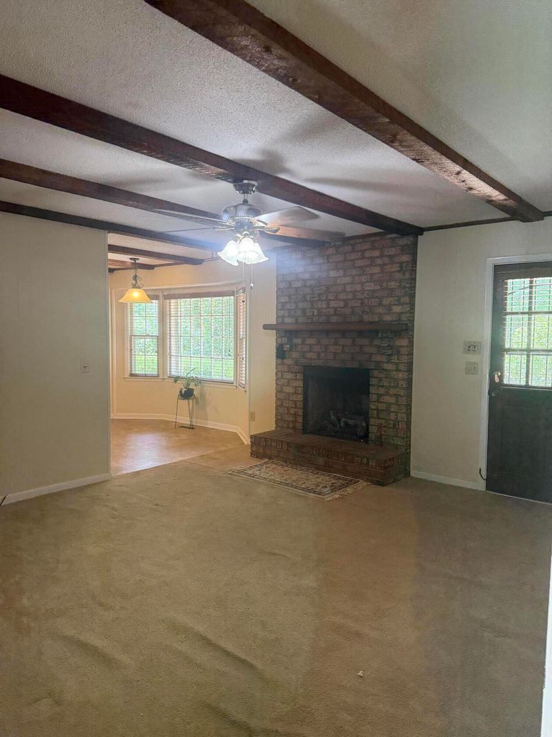 214 E Mikel Dr, Summerville, SC 29485