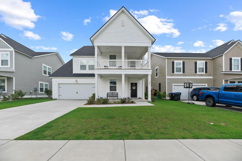 128 Red Bluff St, Summerville, SC 29483