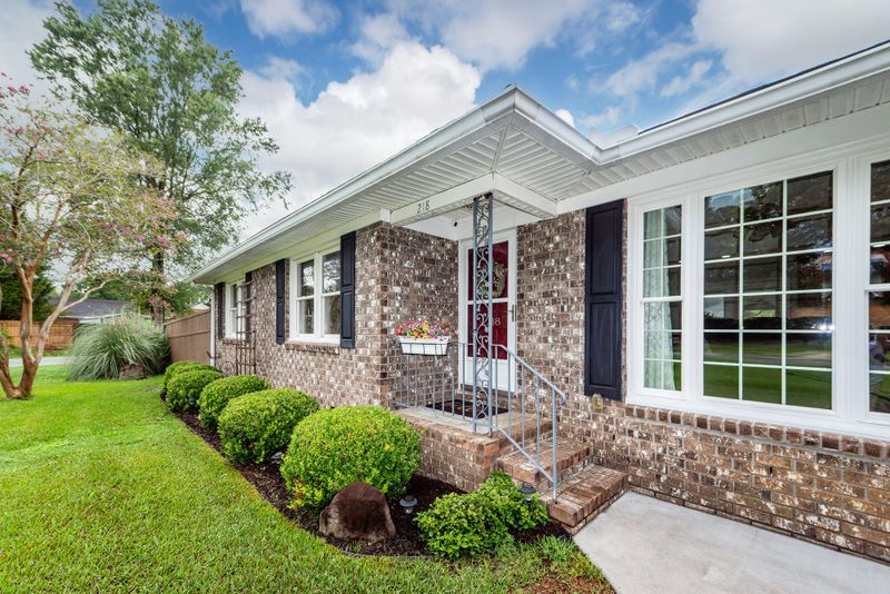 218 Ellen St, Goose Creek, SC 29445