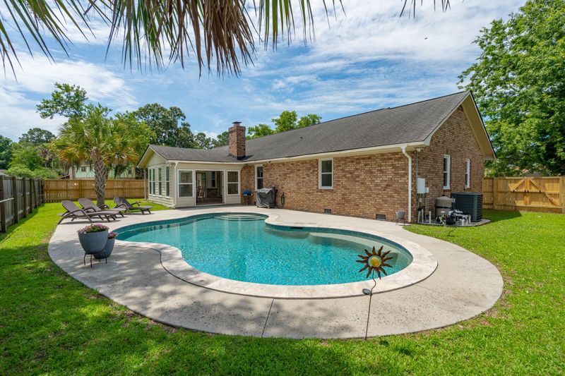 2942 Foxhall Rd, Charleston, SC 29414