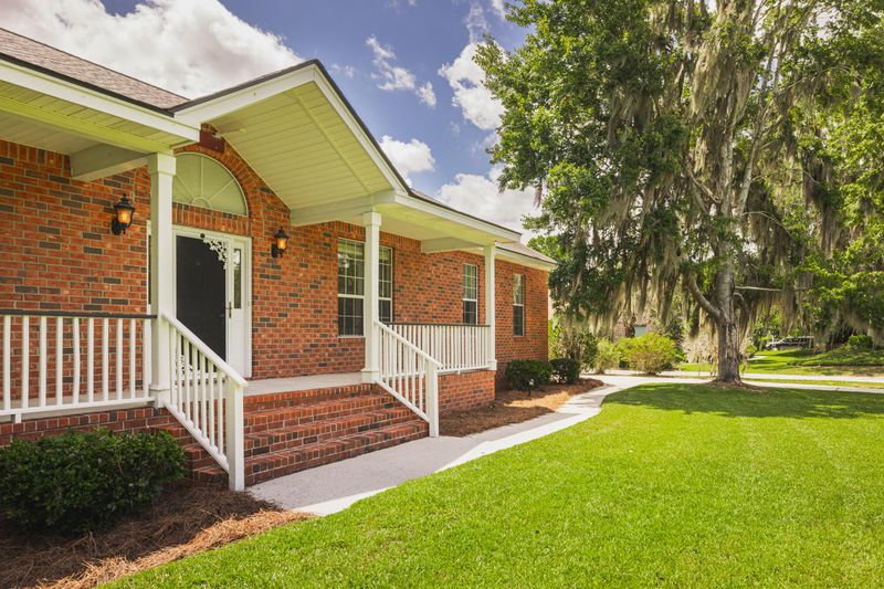 2907 Foxhall Rd, Charleston, SC 29414