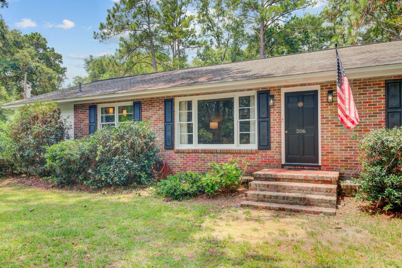 206 Country Club Blvd, Summerville, SC 29483