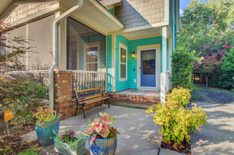 612 W 3rd North St, Summerville, SC 29483