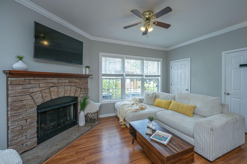 118 Congress St #B, Charleston, SC 29403