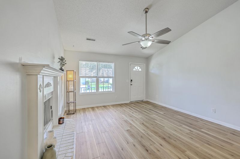 3104 Aspen Woods Ln, North Charleston, SC 29420