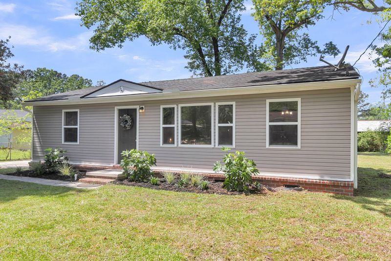 105 Dalton Ave, North Charleston, SC 29420