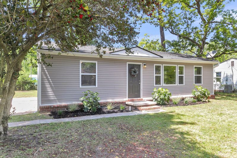 105 Dalton Ave, North Charleston, SC 29420