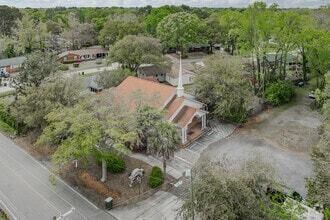 835 Magnolia Rd, Charleston, SC 29407