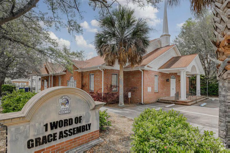 835 Magnolia Rd, Charleston, SC 29407