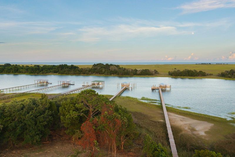 7847 Pelican Bay Rd, Awendaw, SC 29429