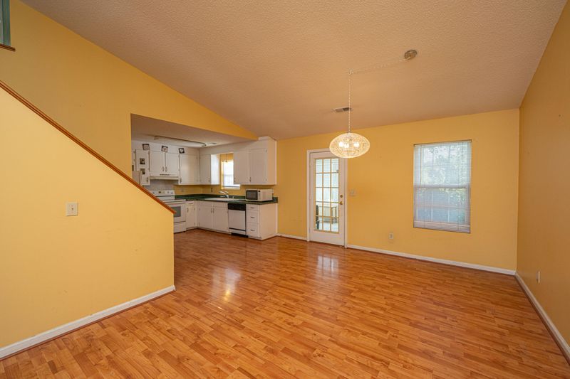 8667 Bentwood Dr, North Charleston, SC 29406