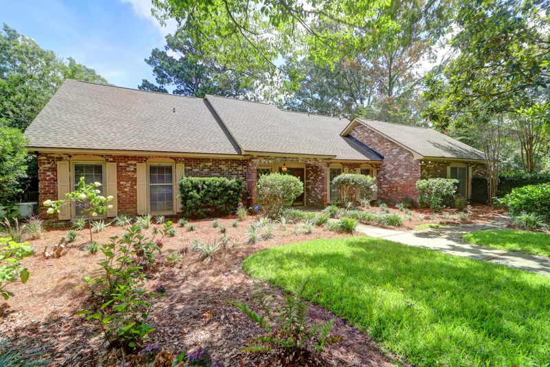 38 Sussex Rd, Charleston, SC 29407