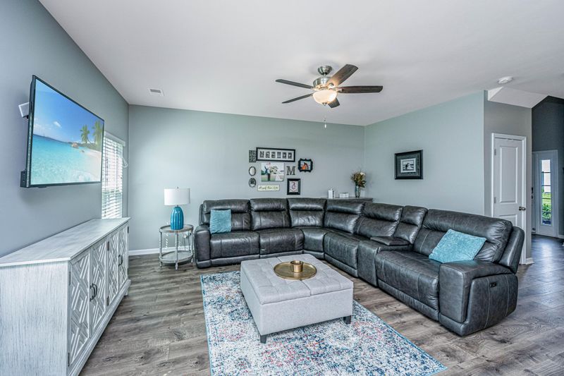 9946 Winged Elm St, Ladson, SC 29456