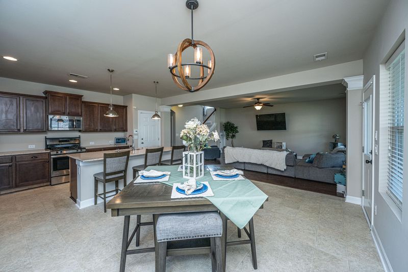 587 Crossland Dr, Moncks Corner, SC 29461
