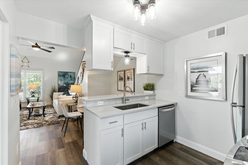204 Little Oak Island Dr, Folly Beach, SC 29439