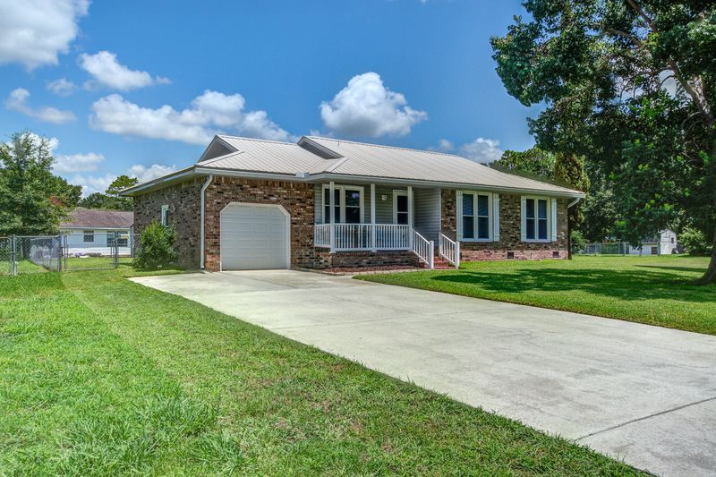 717 Beauregard Rd, Summerville, SC 29486