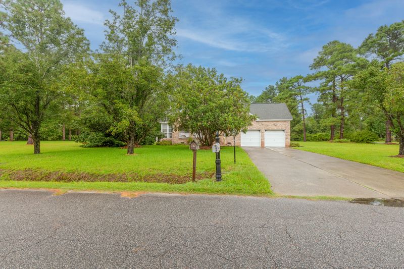 188 Glen St, Summerville, SC 29483