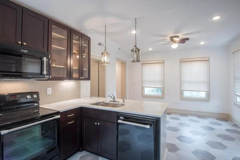 35 Society #H, Charleston, SC 29401