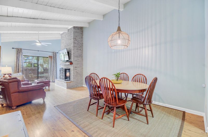207 Ventura Pl, Mount Pleasant, SC 29464
