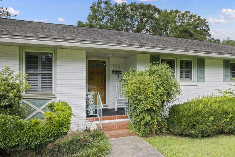 6011 Ridgecrest Ave, Hanahan, SC 29410