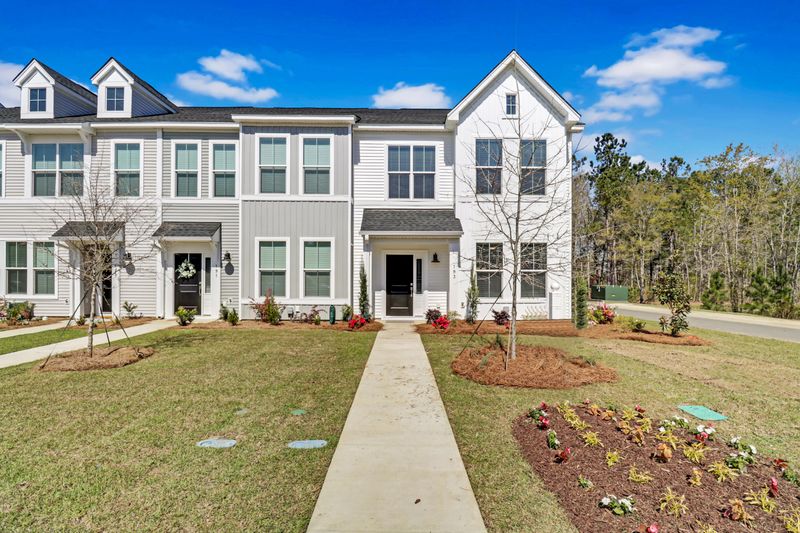 147 Brown Swiss Cir, Summerville, SC 29483