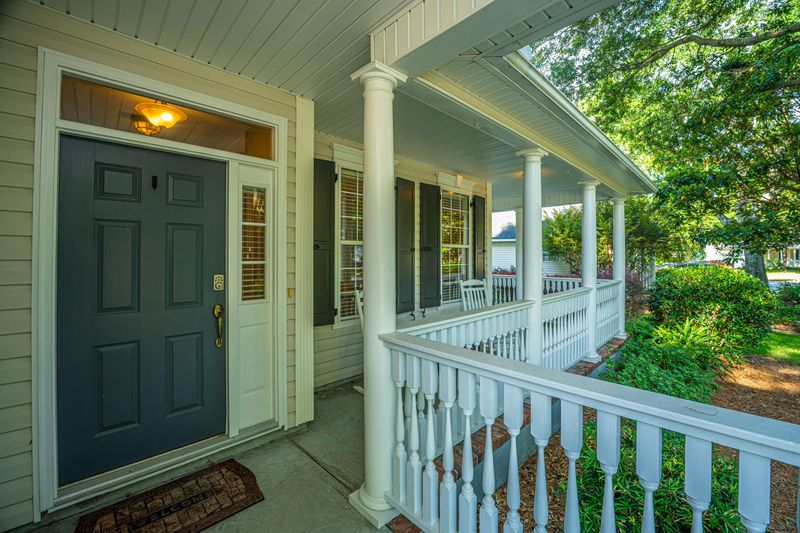 654 Majestic Oaks Dr, Charleston, SC 29412