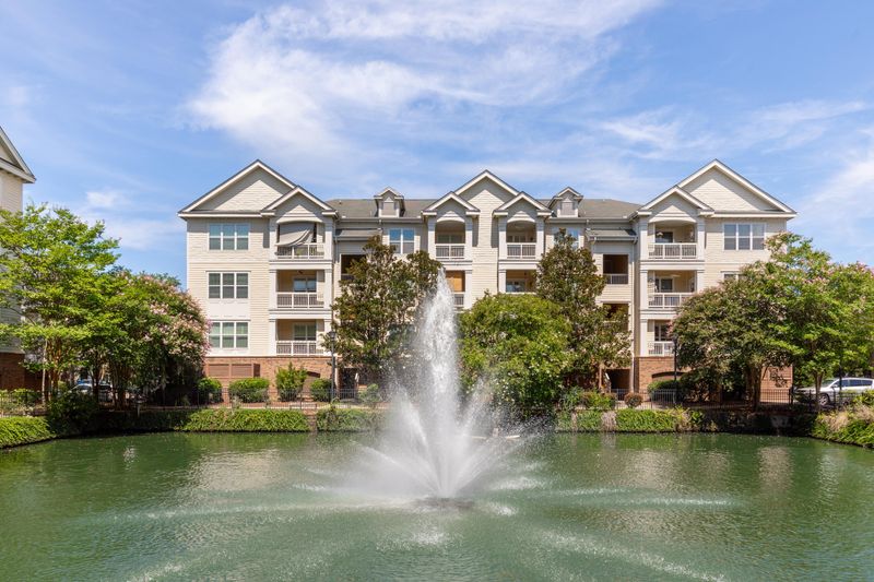 2244 Ashley Crossing Dr #125, Charleston, SC 29414