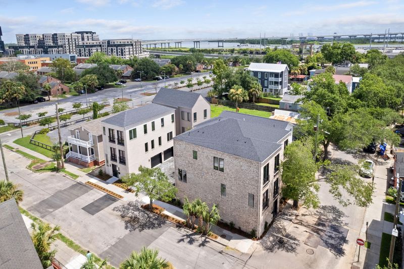 48 Cooper St, Charleston, SC 29403