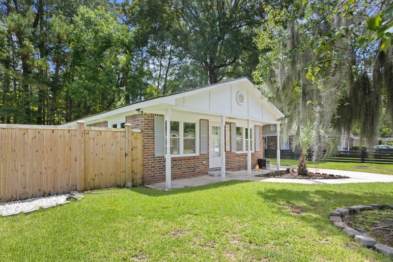 317 Water Oak Dr, Goose Creek, SC 29445