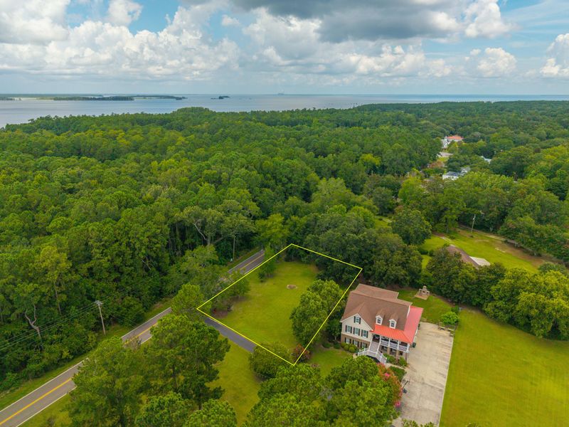 1748 Pinopolis Rd, Pinopolis, SC 29469