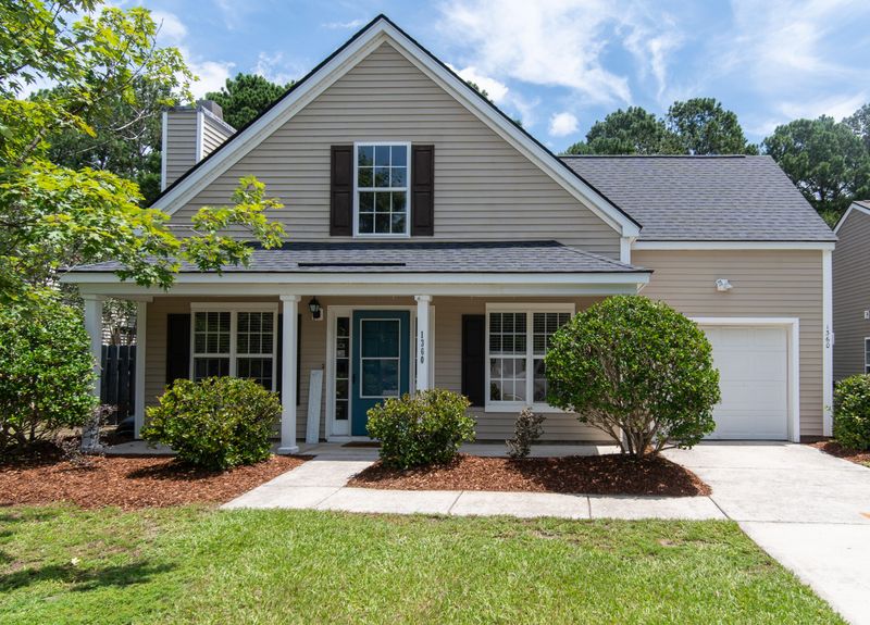 1360 Palm Cove Dr, Charleston, SC 29492