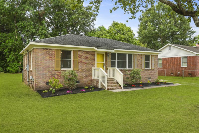 310 Adeline Dr, Goose Creek, SC 29445