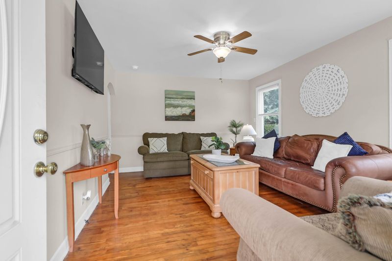 1607 Marietta St, North Charleston, SC 29406