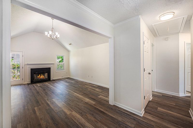 1704 Falcon Cove Ln, Hanahan, SC 29410