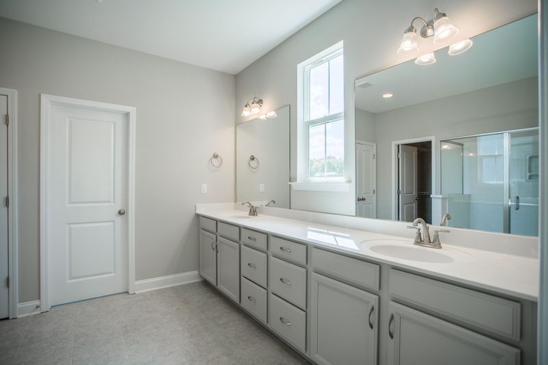 733 Breakers Reef Ln, Huger, SC 29450