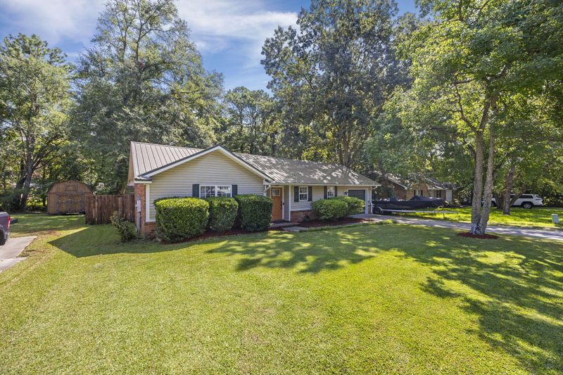 110 Lisa Dr, Summerville, SC 29485