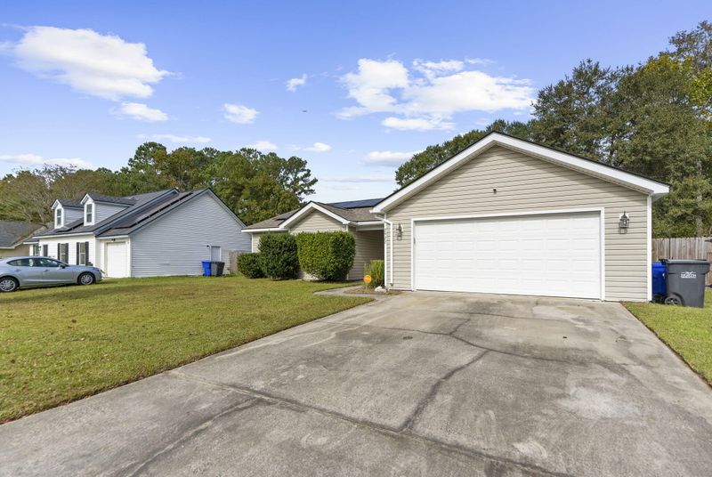 2922 Salamander Creek Ln, North Charleston, SC 29406