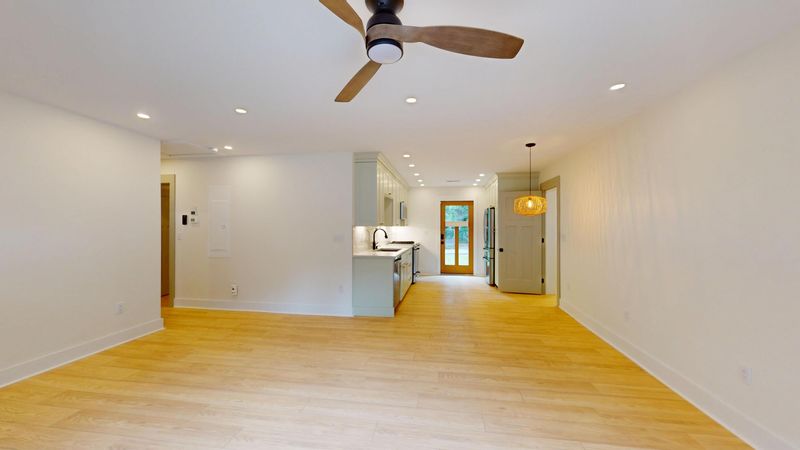 7645 Pinehurst St, North Charleston, SC 29420