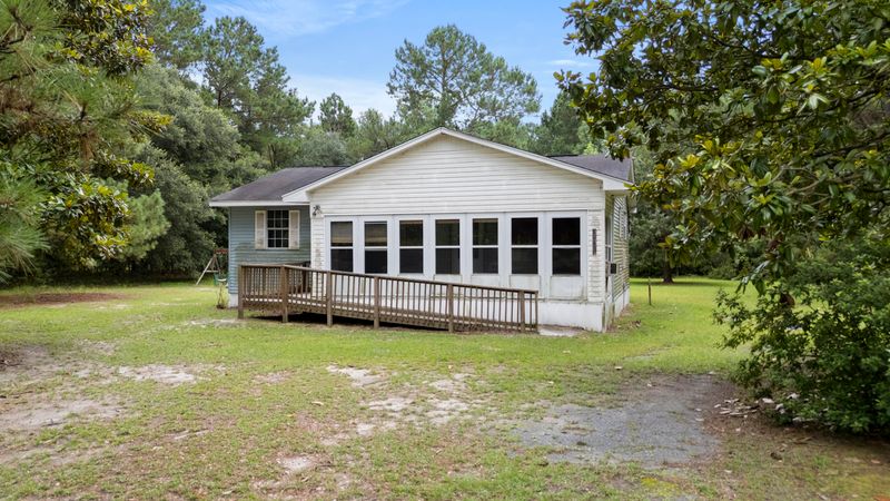 1049 Blue Flame Rd, Bonneau, SC 29431