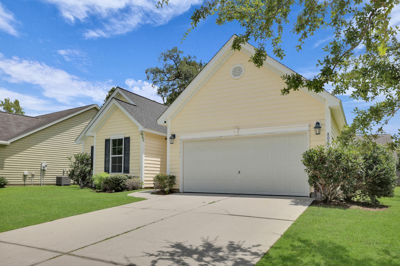 8022 Hyannis Ct, North Charleston, SC 29420