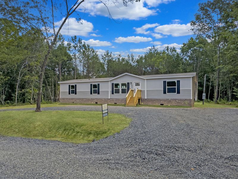 846 Lawyer Ln, Cross, SC 29436