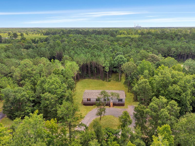 846 Lawyer Ln, Cross, SC 29436