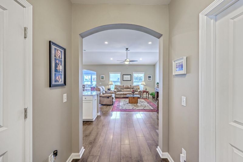 135 Firethorn Dr, Goose Creek, SC 29445