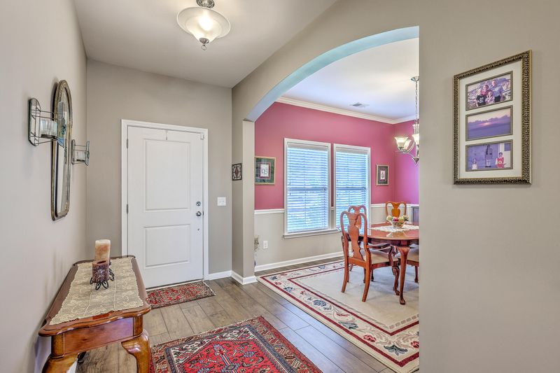 135 Firethorn Dr, Goose Creek, SC 29445