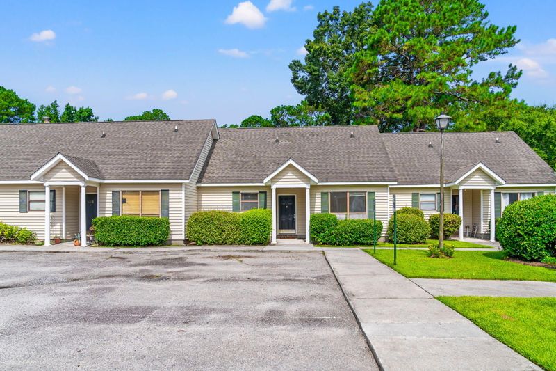 933 E Estates Blvd #C, Charleston, SC 29414