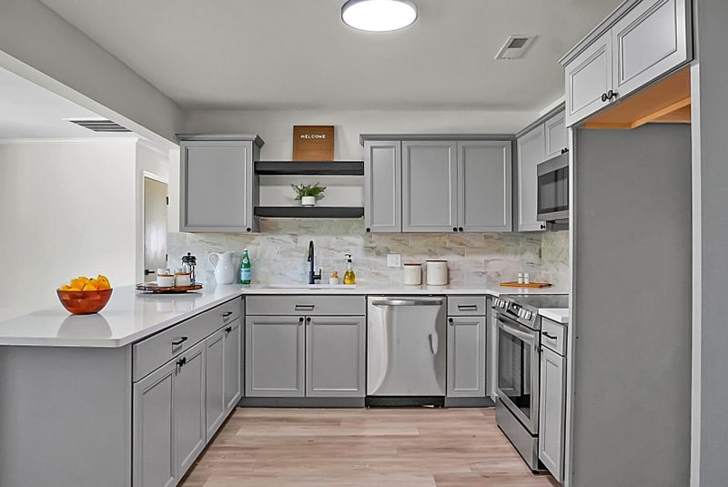 216 Holly Ave, Goose Creek, SC 29445