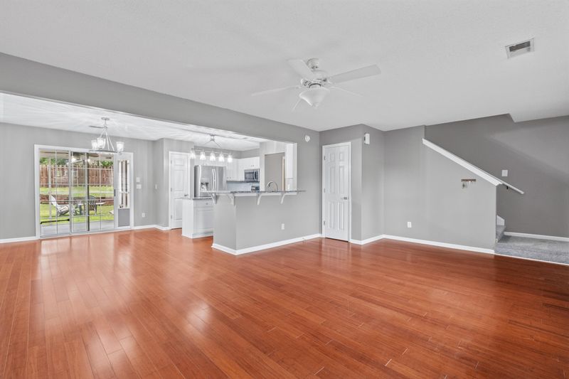 8774 Tigershark Ave, North Charleston, SC 29406