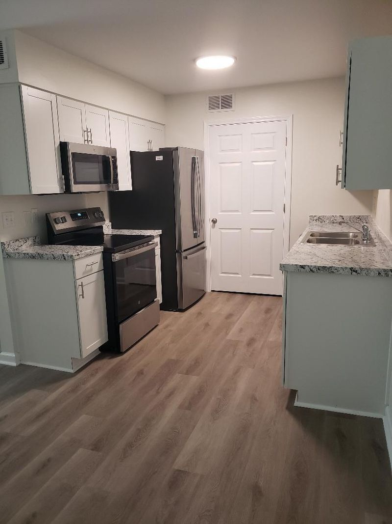 1402 Camp Rd #12h, James Island, SC 29412